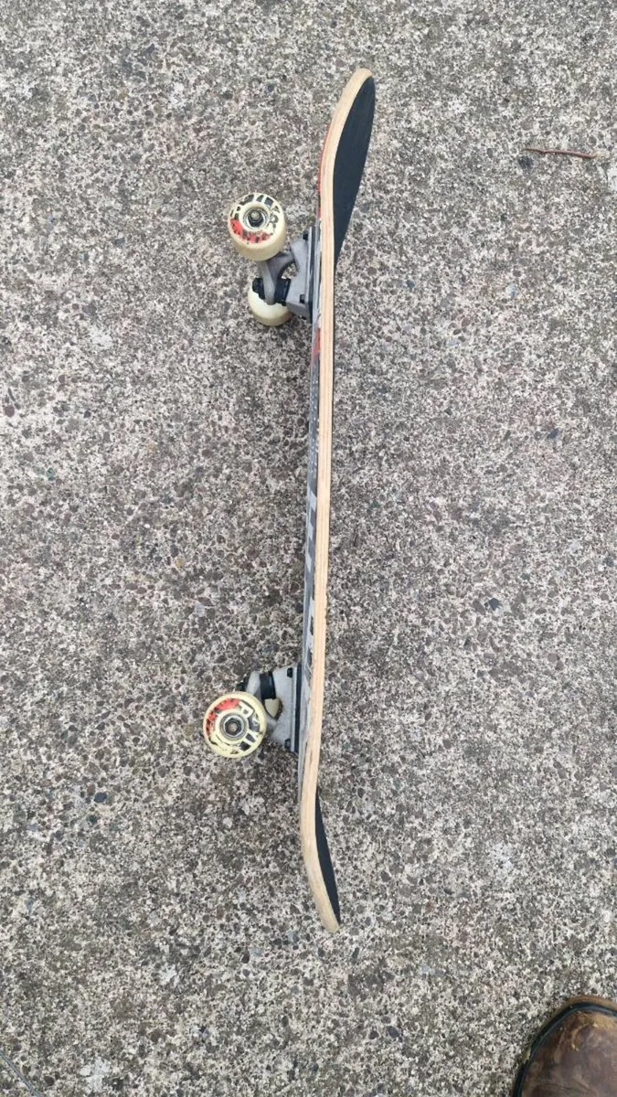 Skateboard - Image 3