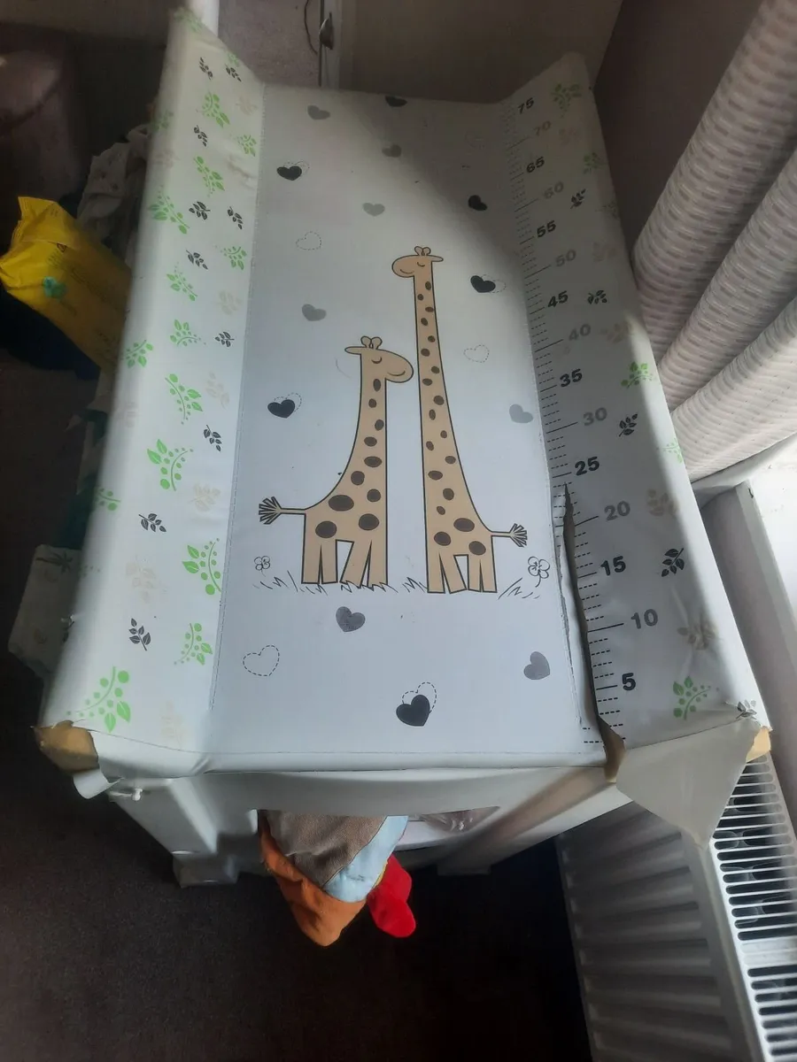 Changing table - Image 2