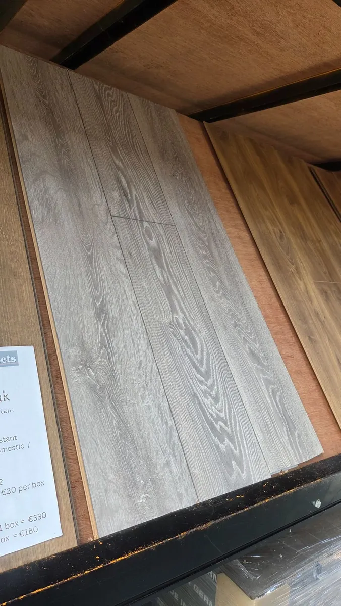 12mm  CLICK Wooden Flooring laminated - Image 2