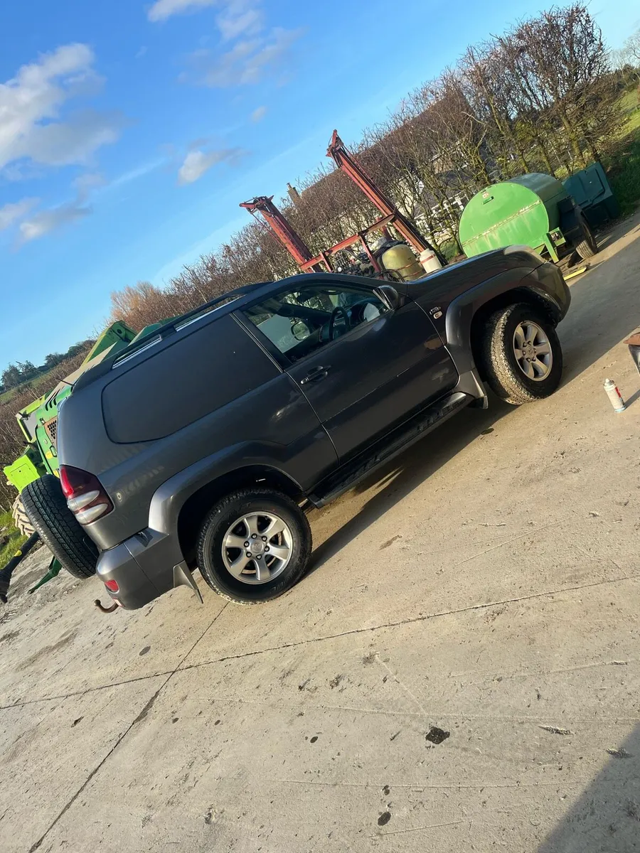 2004 Land Cruiser low milage - Image 2