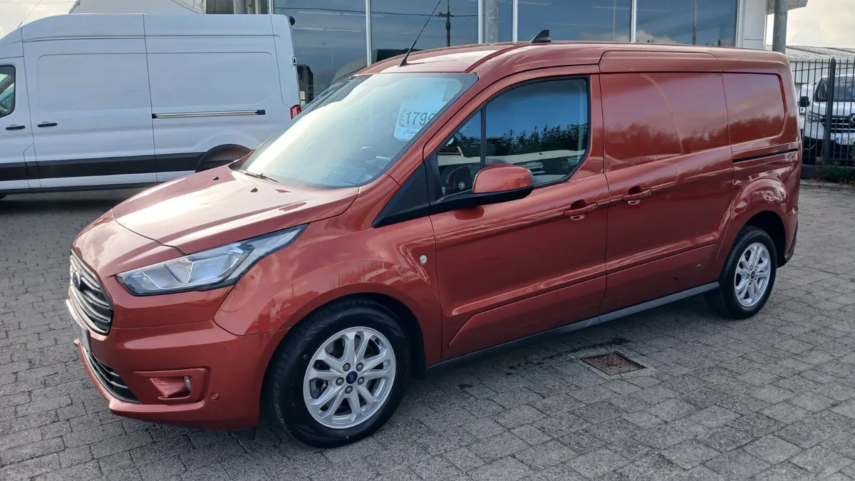 2022  CONNECT LWB AUTO LIMITED SPEC 120BHP 3 SEATS - Image 1