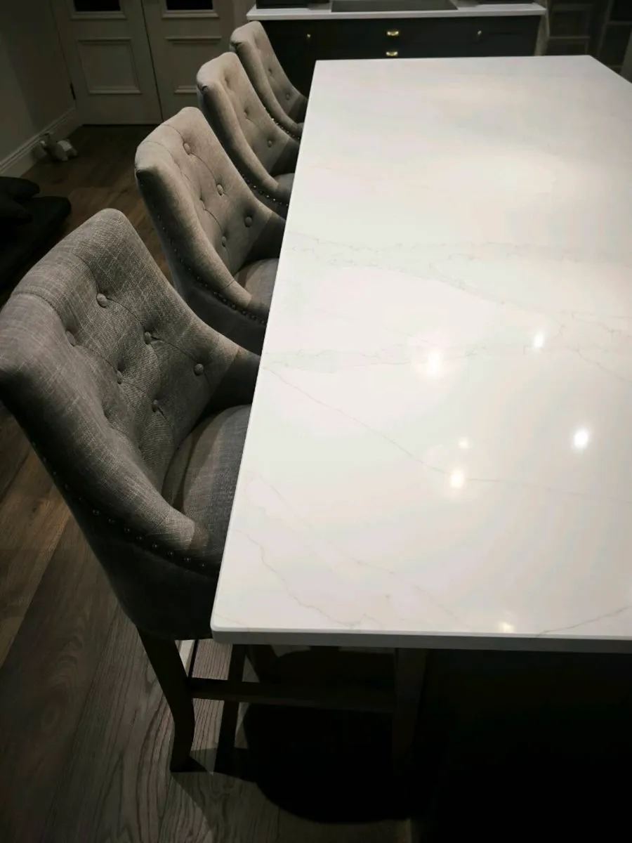 Diamond Furniture Island Stools - Image 4