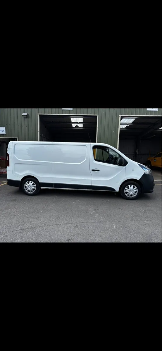 Renault traffic van - Image 2