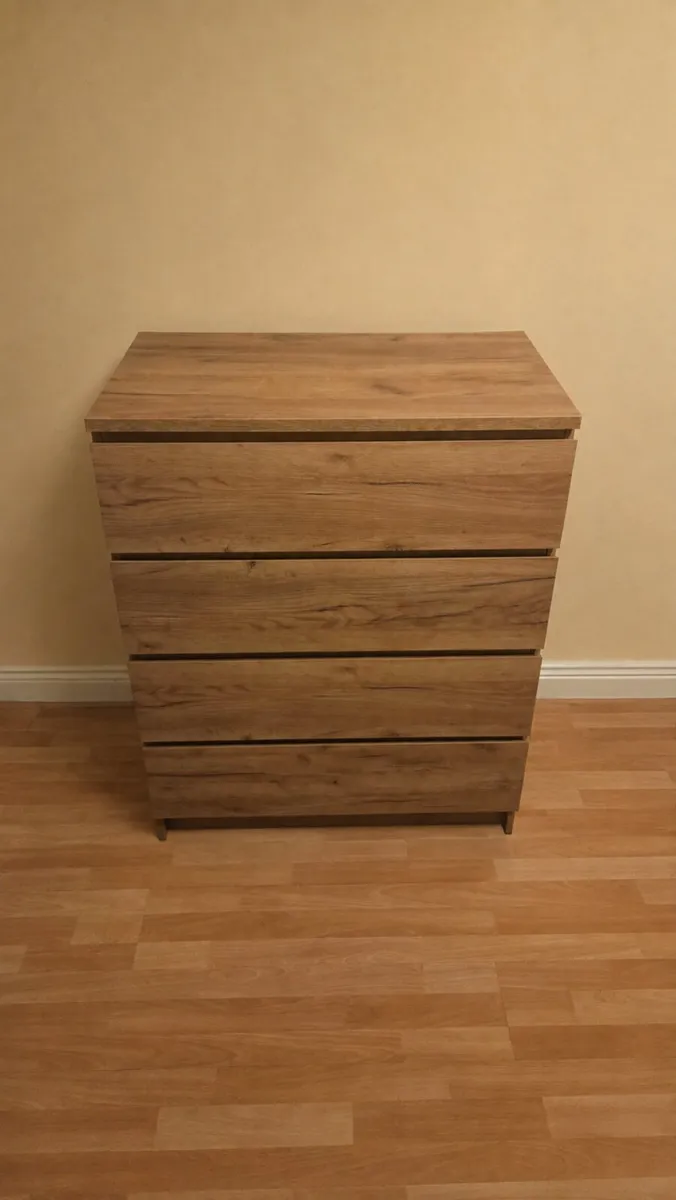 Chest of drawers