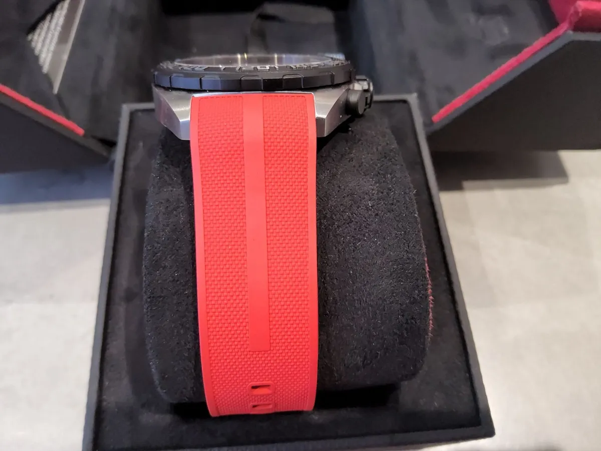 TAG Heuer F1 Red Dial 43MM - Image 2