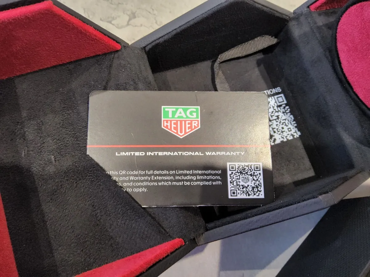 TAG Heuer F1 Red Dial 43MM Mens Watch - Image 4
