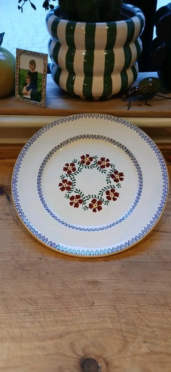 Nicholas Mosse dinner plate - Image 1