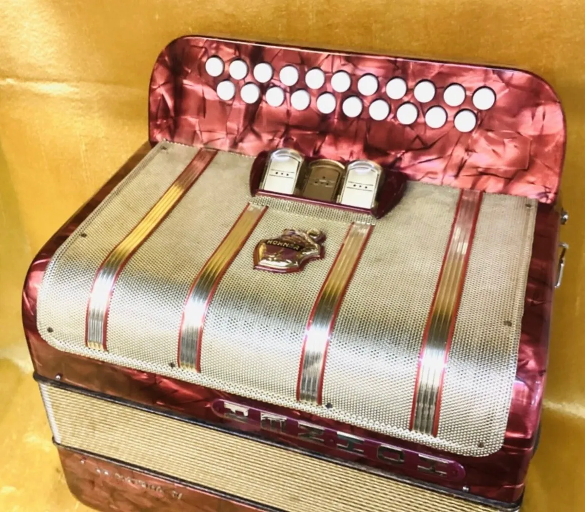 HOHNER C#/D PRIMATONA IV 4 VOICE BUTTON ACCORDION - Image 2
