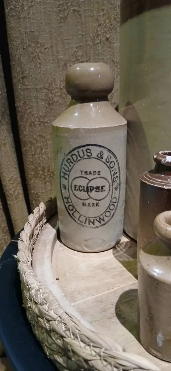Earthenware pots - Image 3