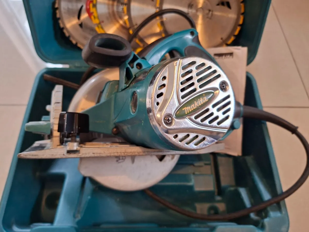 Makita 5007MGA Magnesium 185mm Circular Saw 110v - Image 3