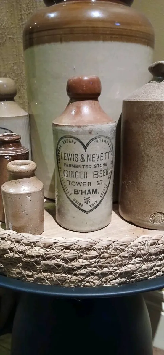 Earthenware pots - Image 2
