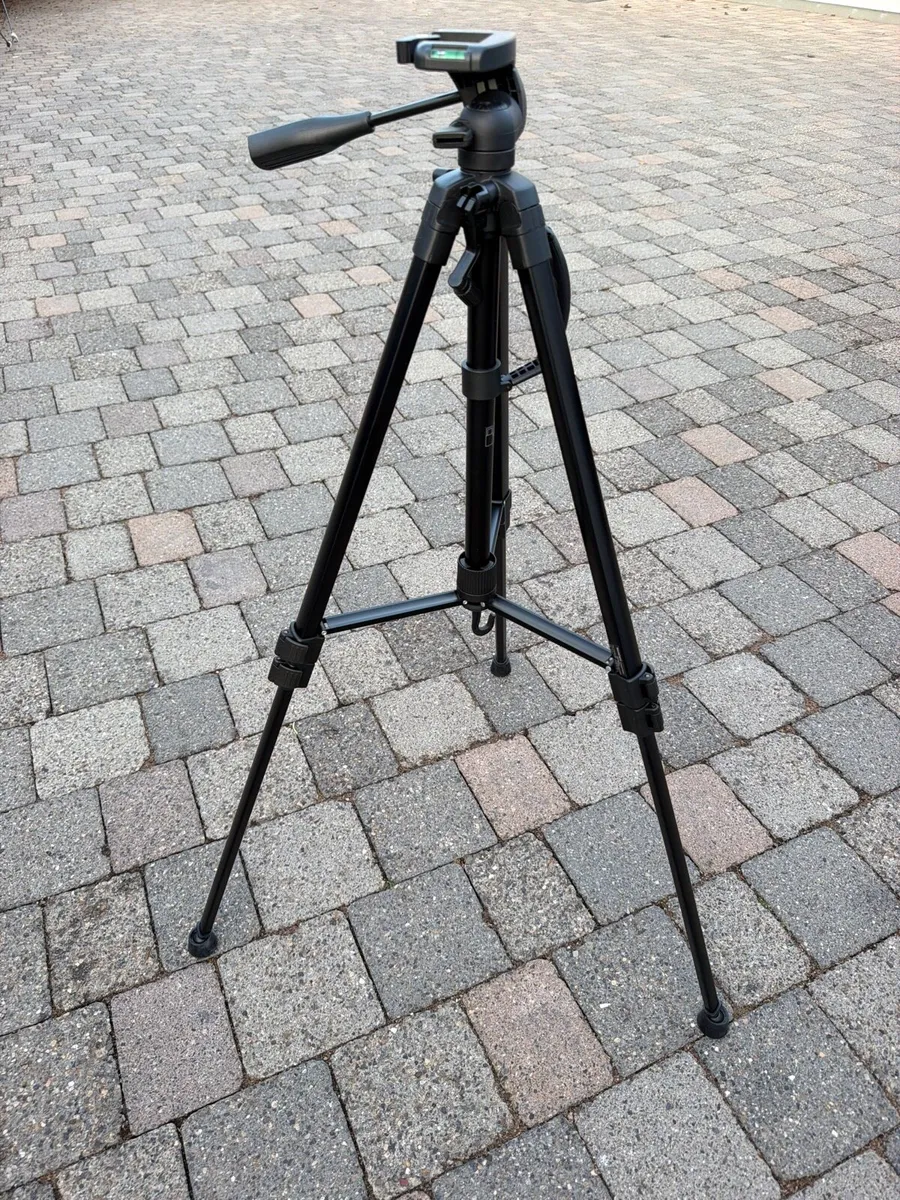 Silver crest camera tripod - Image 3