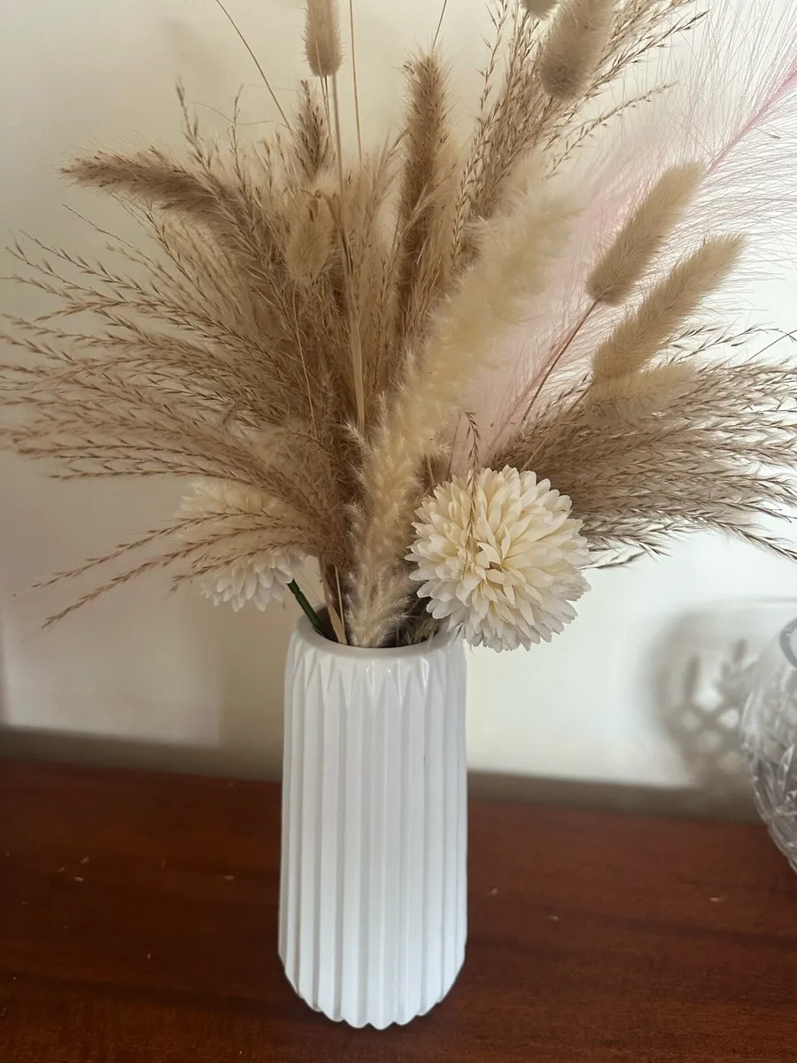 3 Fake Heathers and Vases - Image 1
