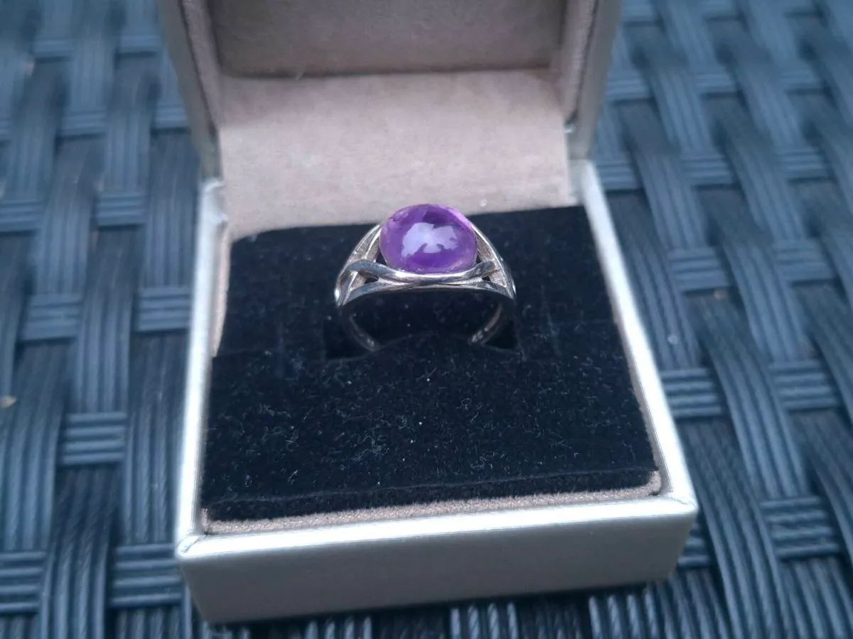 Stunning Vintage Sterling Silver Ladies Ring - Image 2