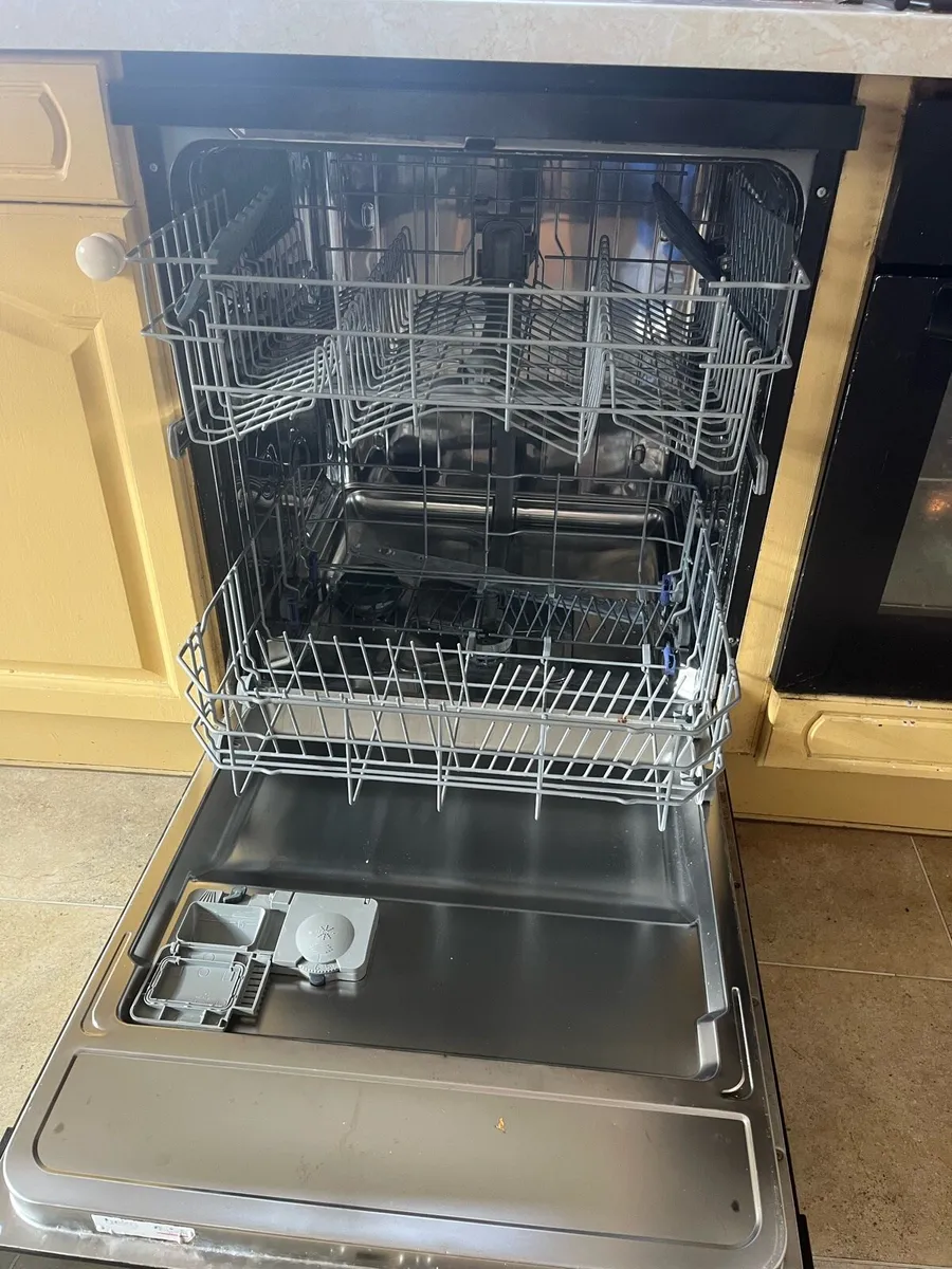Dishwasher - Image 2