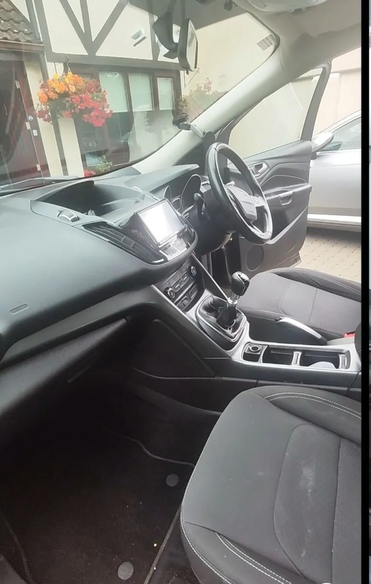 Ford Kuga 2018 - Image 2