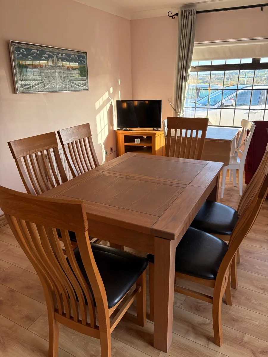Table and chairs set of 6 - Image 2