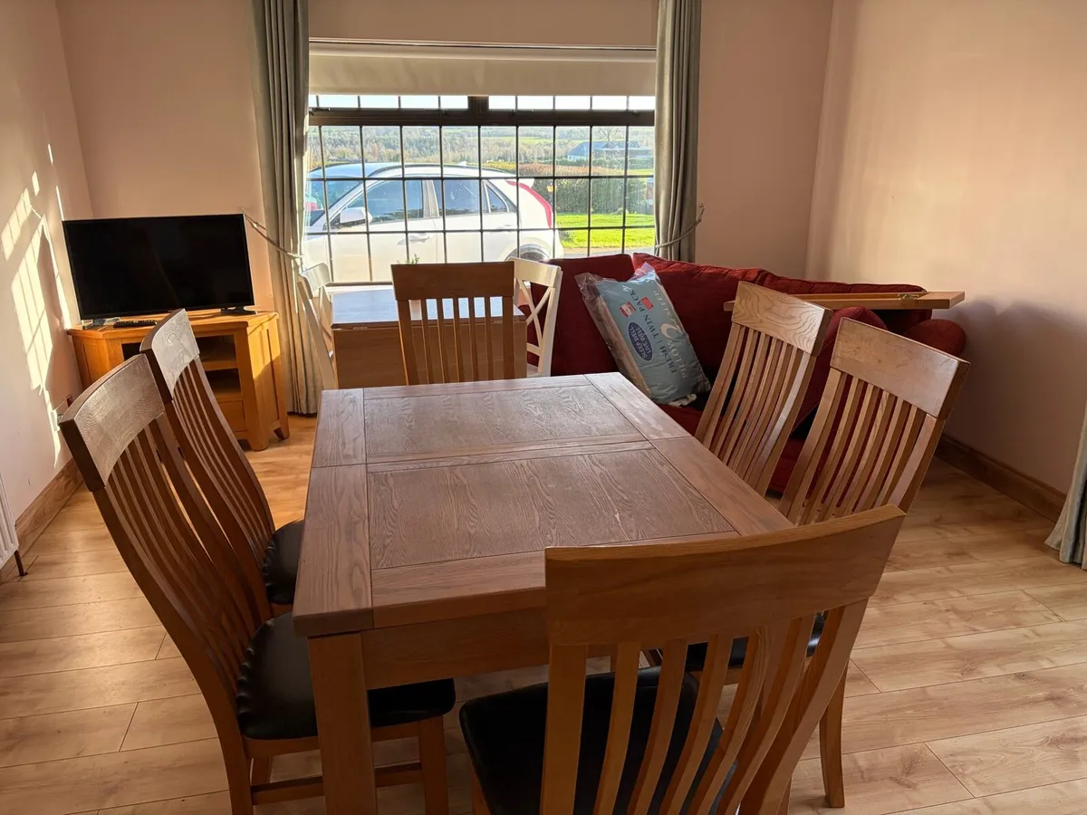Table and chairs set of 6 - Image 3