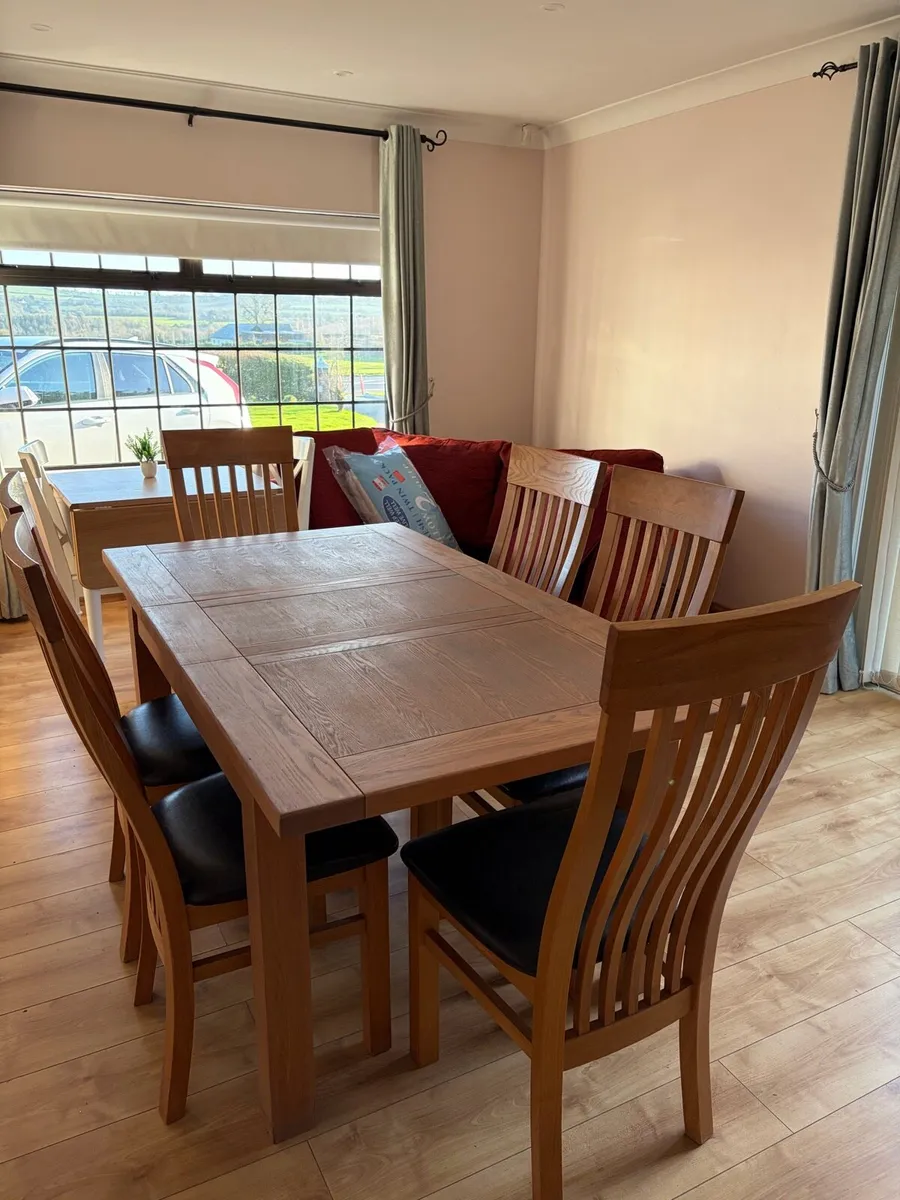 Table and chairs set of 6 - Image 1
