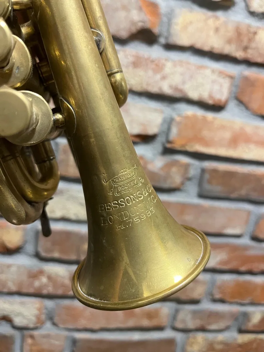 Vintage trumpet - Image 3