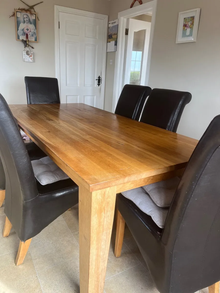 Kitchen table - large - Image 1