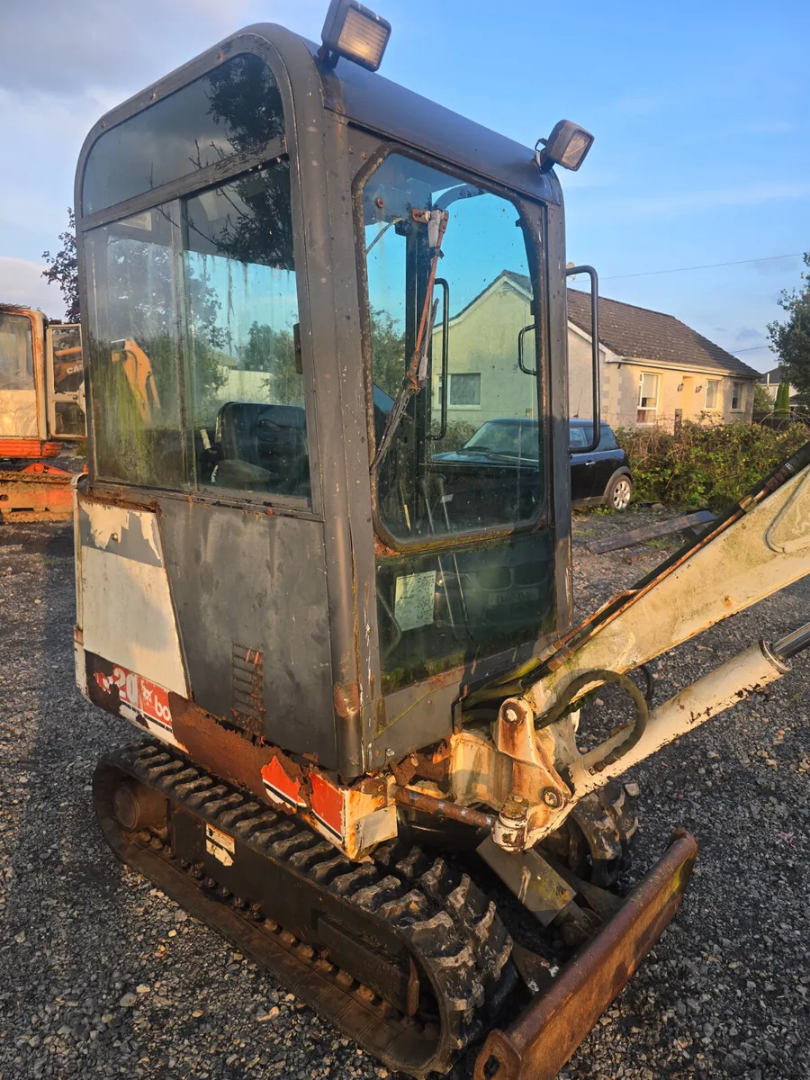 BOBCAT 320 - Image 3