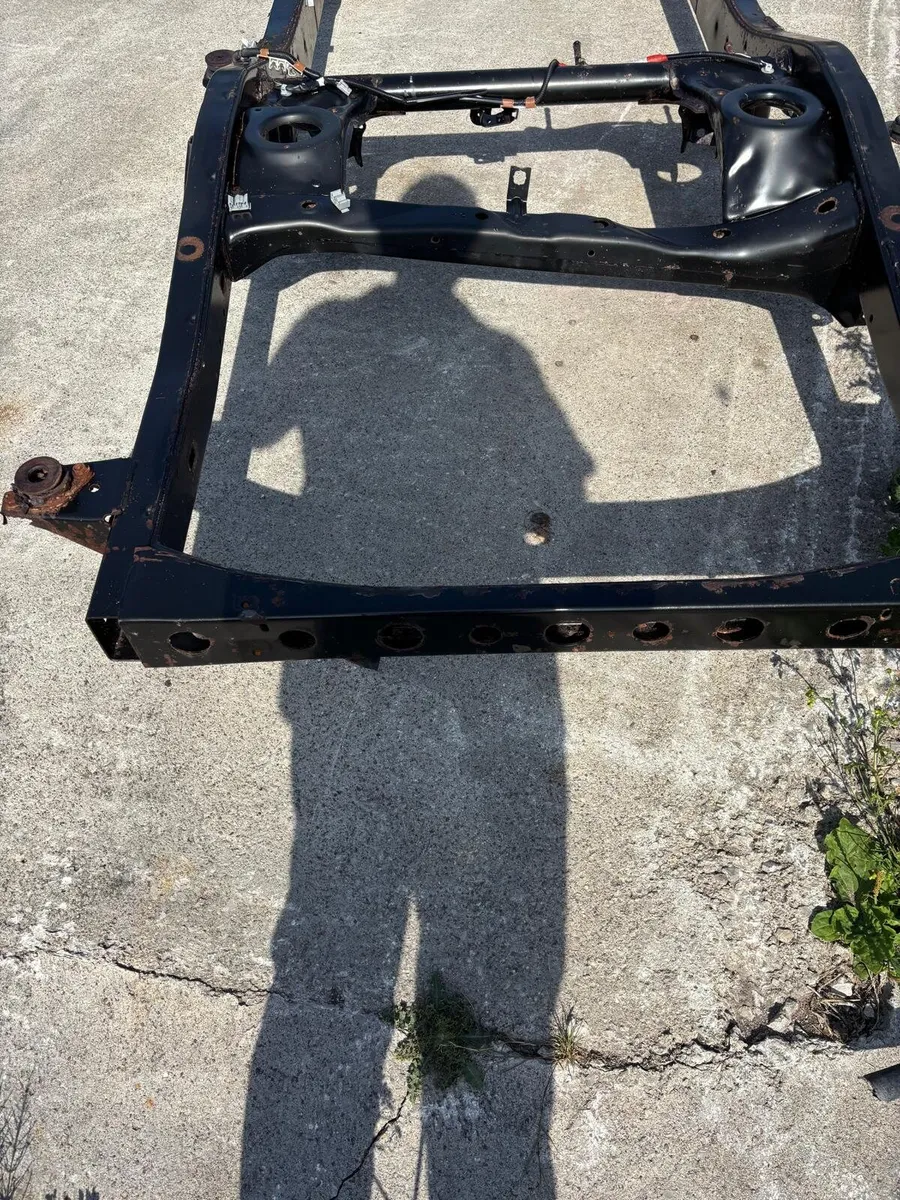 Toyota landcruiser short wheel base chassis 2001 - Image 4