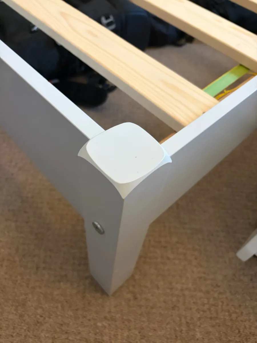 Single bed - Image 2