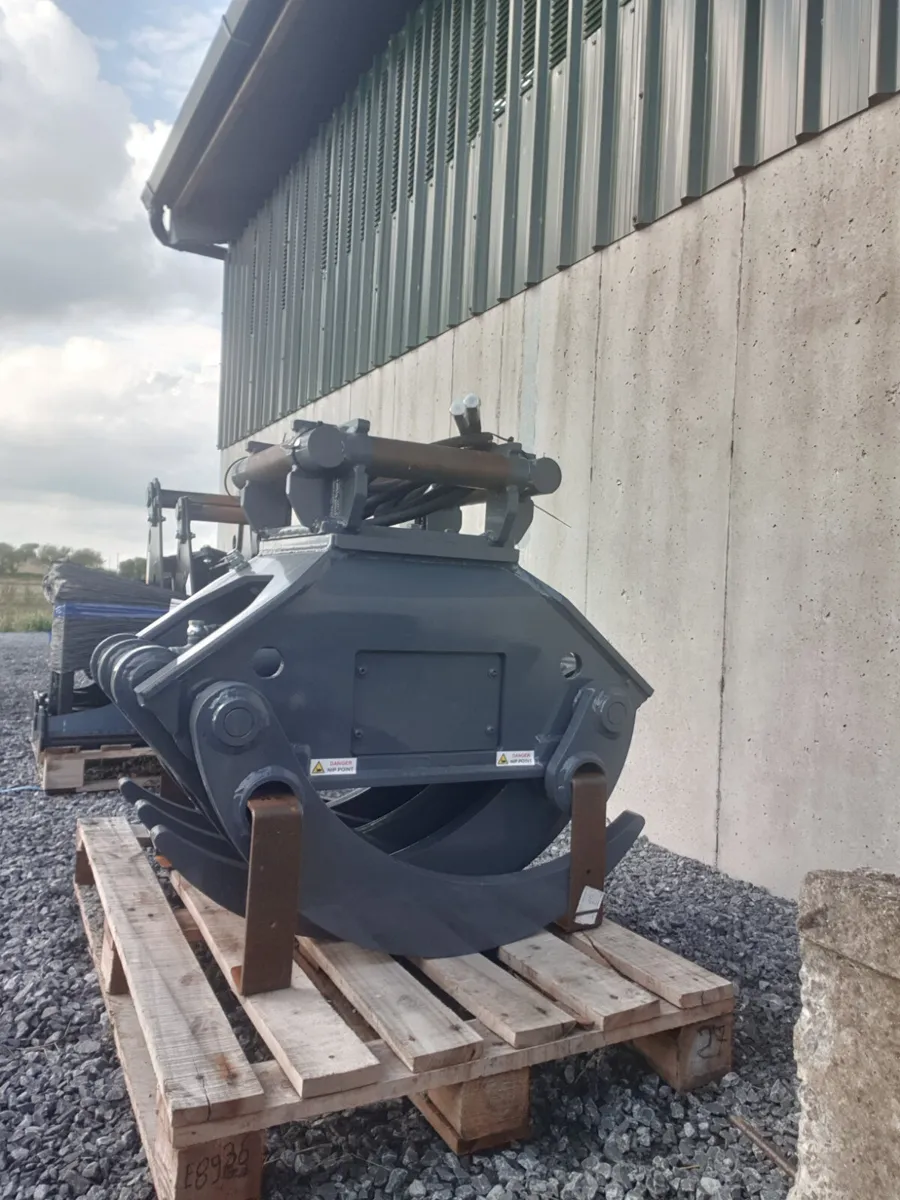 Mcquaid hydraulic grab - Image 1