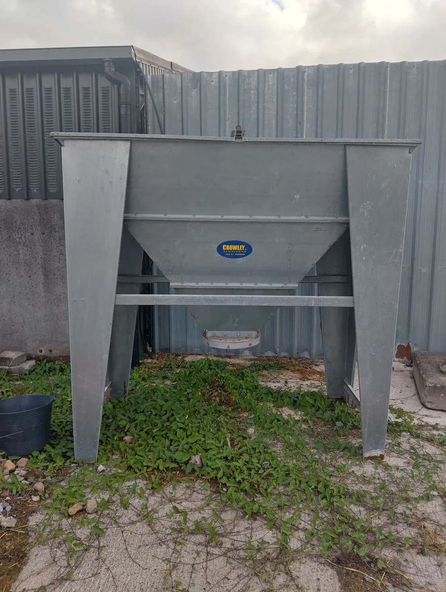Meal bin - Image 1