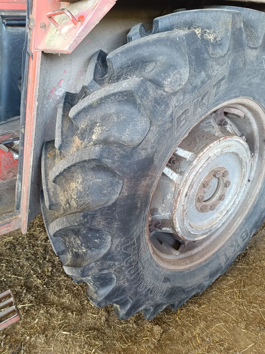 Tractor wheels - Image 3
