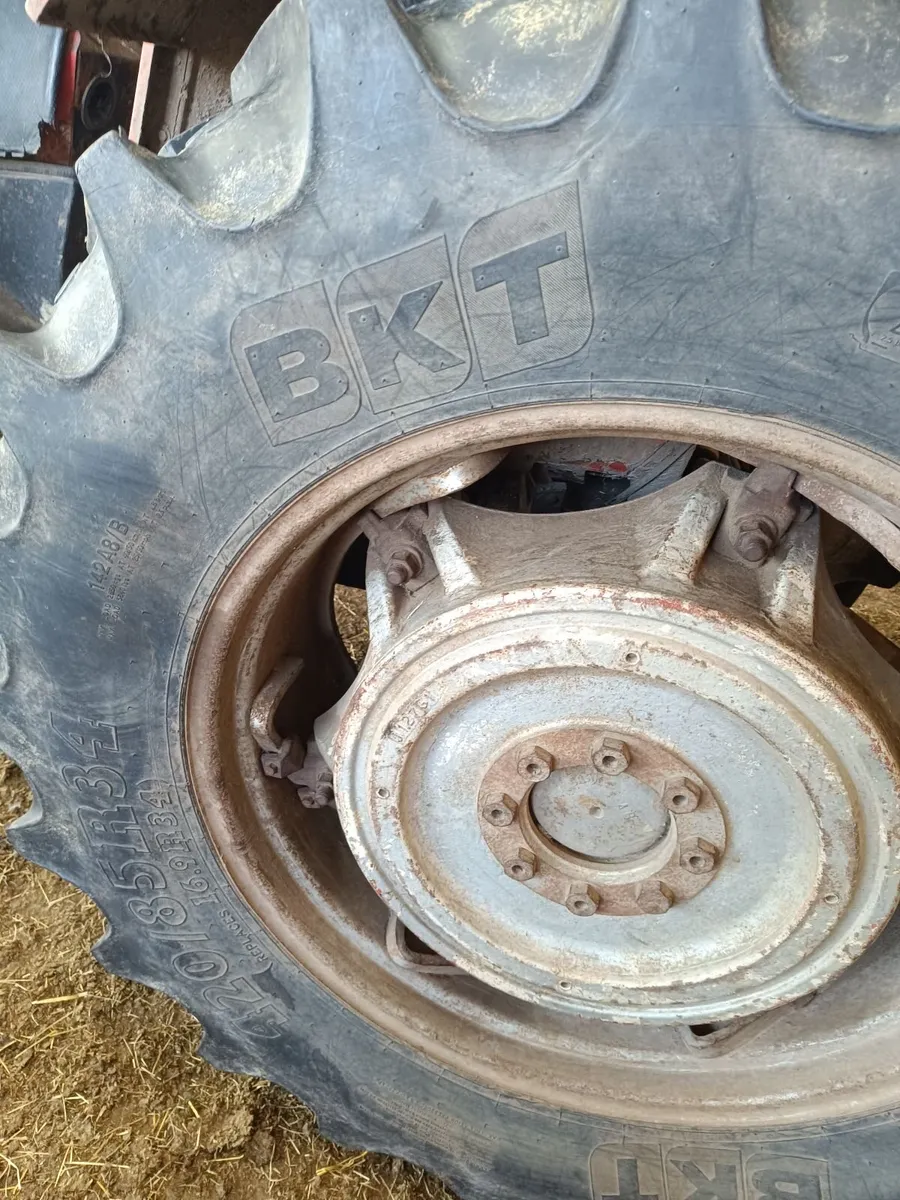 Tractor wheels - Image 1