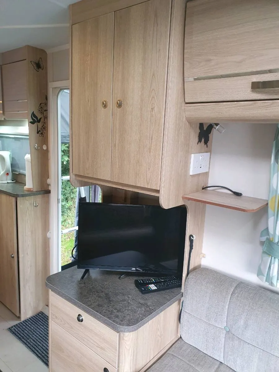 2019 elddis xplore 422 - Image 4