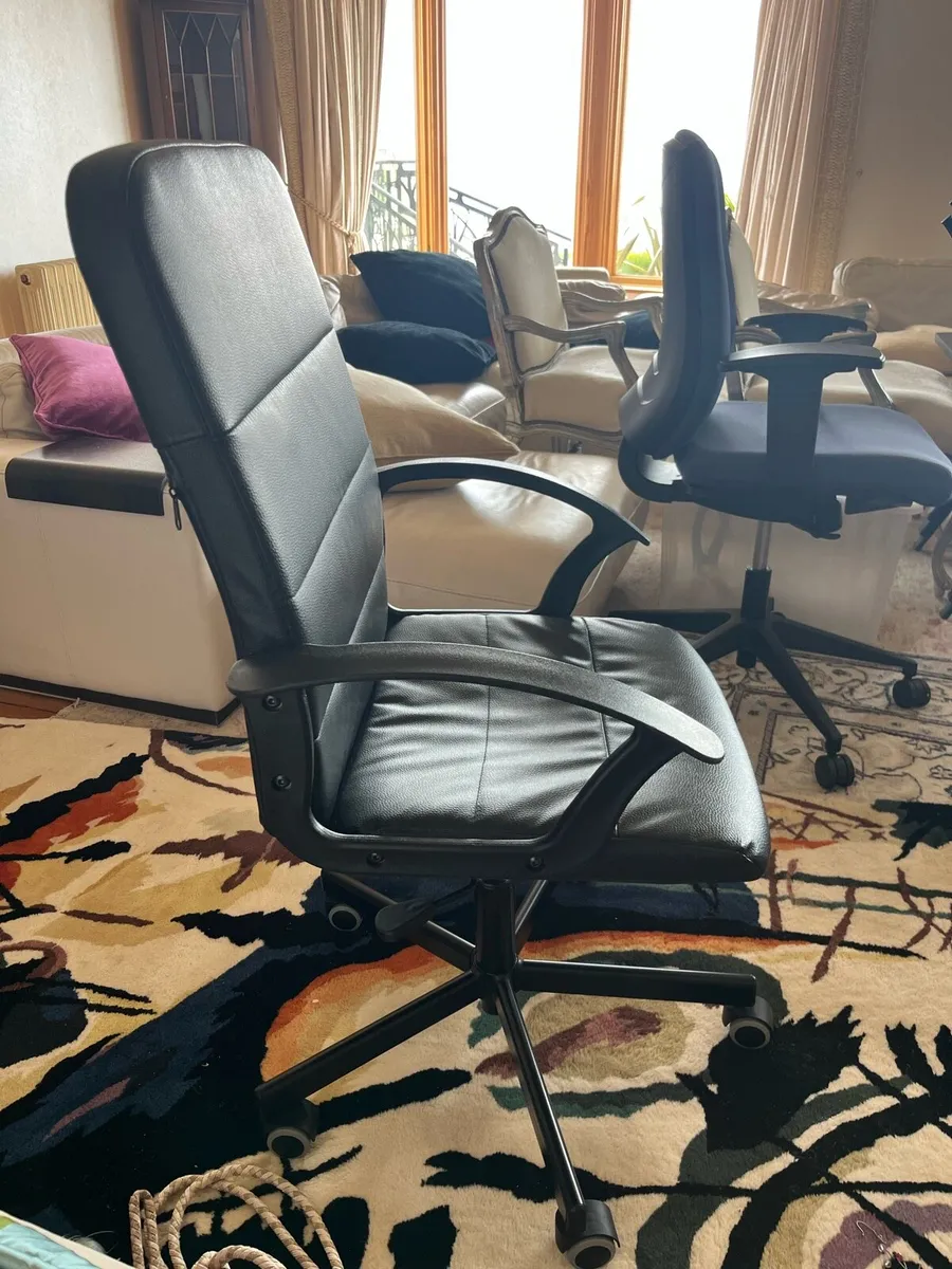 Black office chair - Image 2