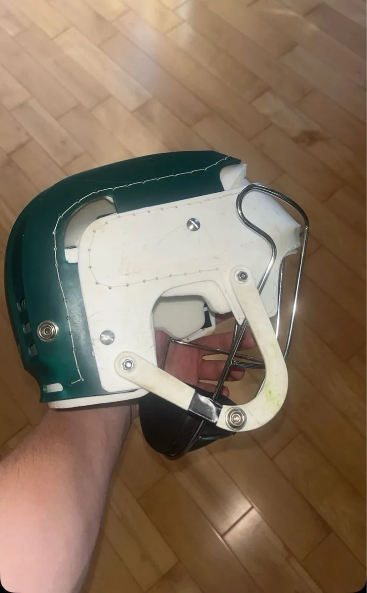 Newstyle hurling helmet - Image 3