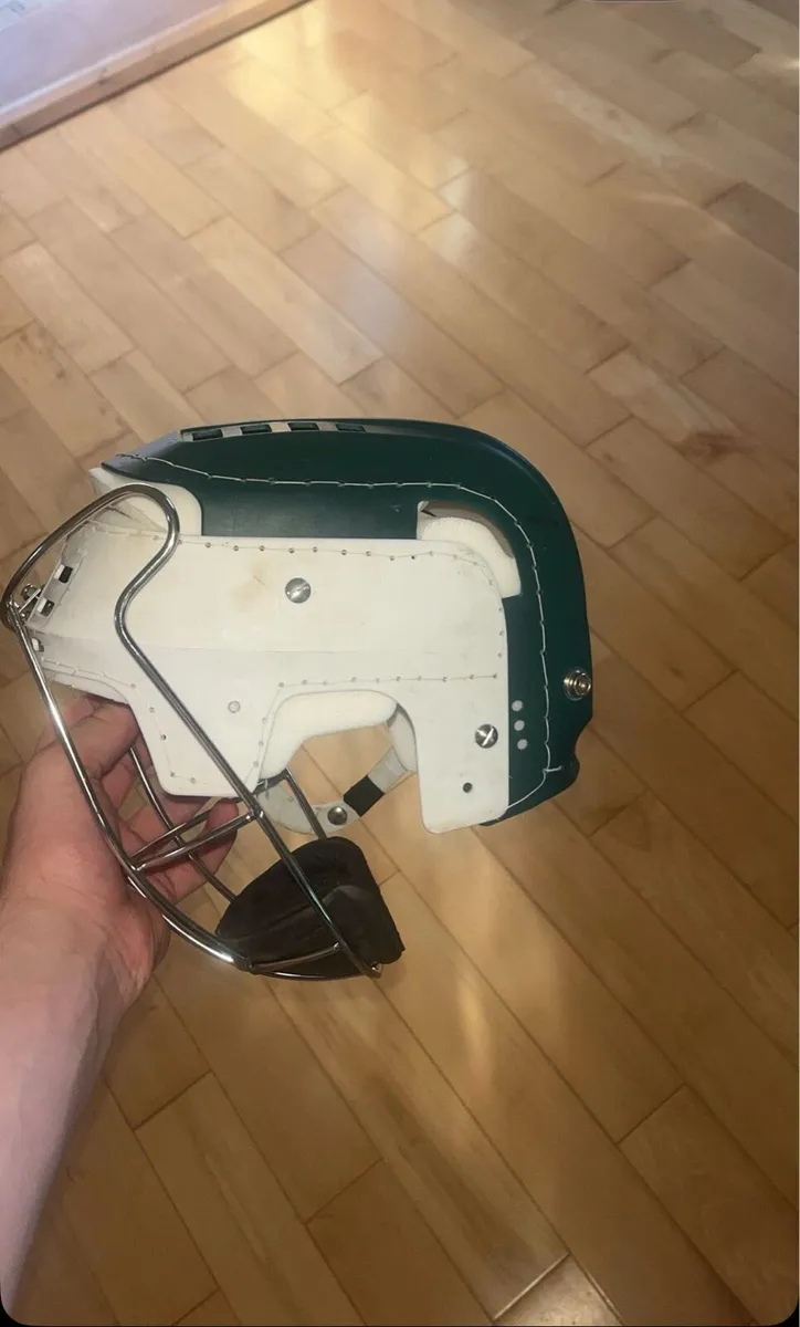 Newstyle hurling helmet - Image 4