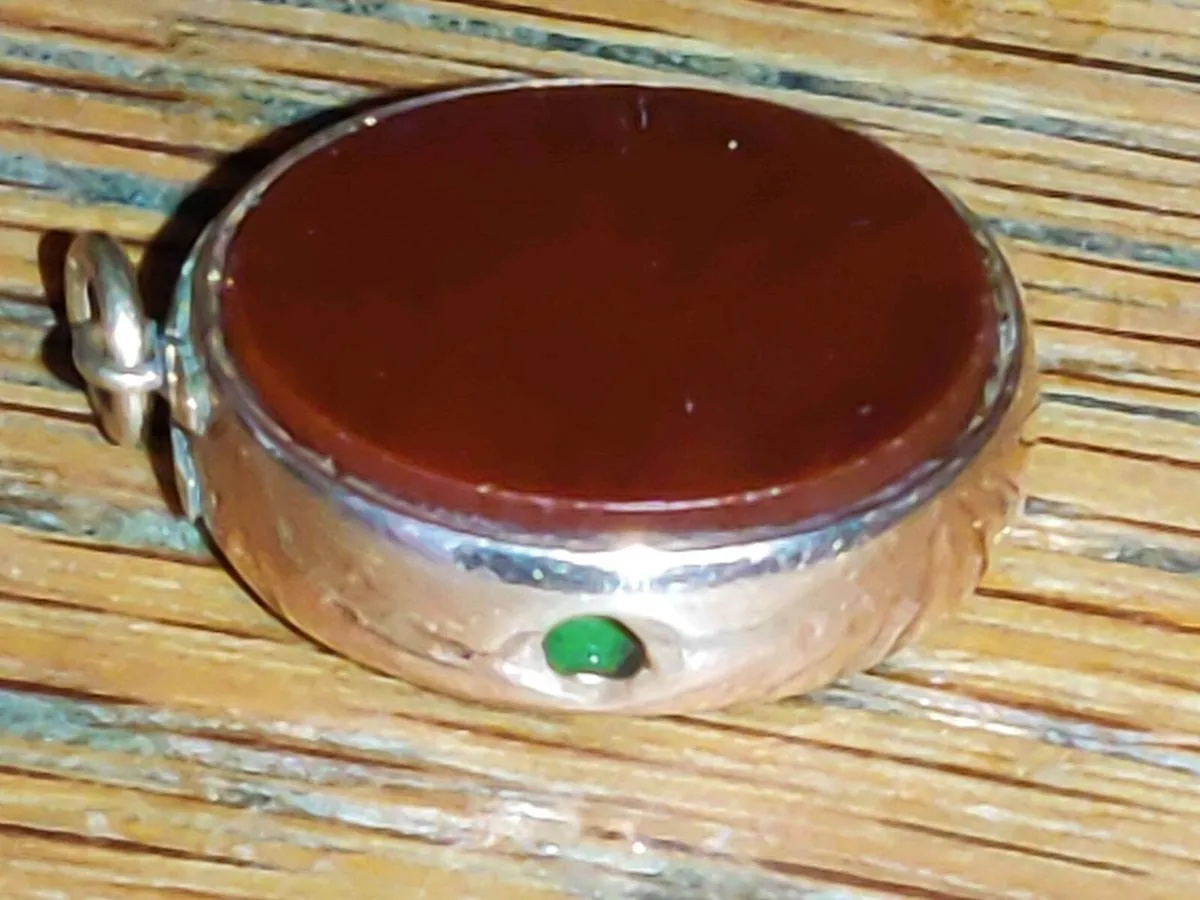 RARE BLOODSTONE & CARNELIAN, 9CT Gold Charm ! - Image 4
