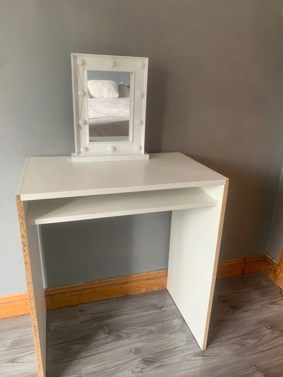 Vanity table and mirror