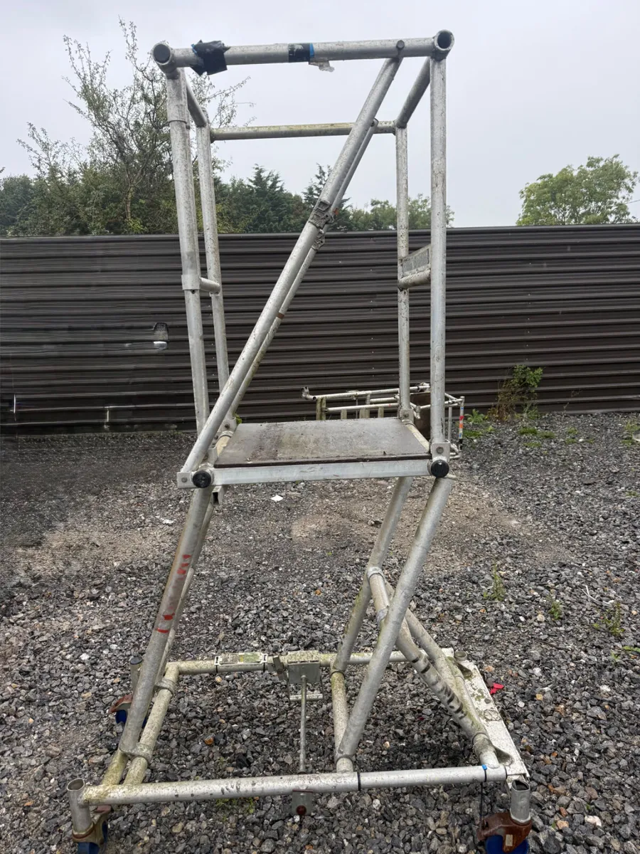 Bossman Scaffolding Tower - Image 1