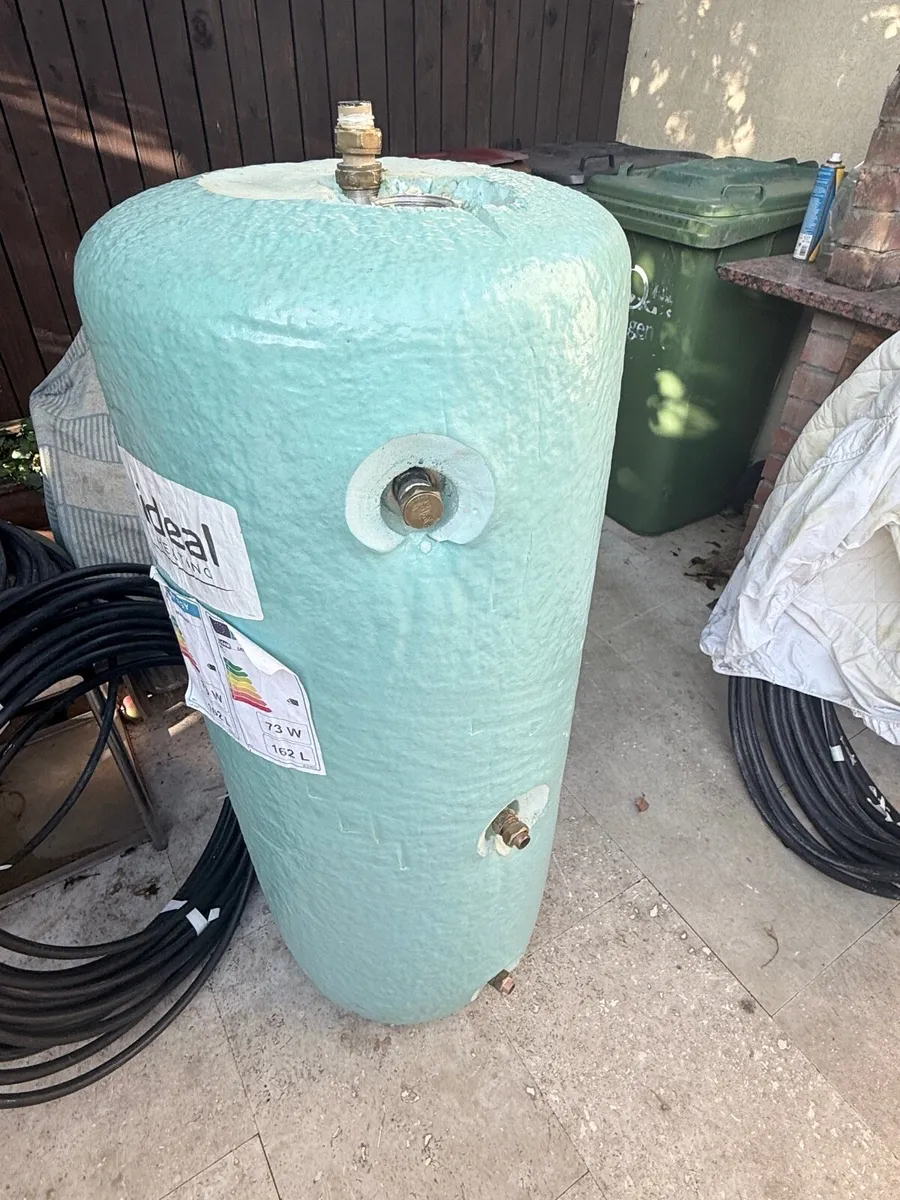 Hot water cylinder. - Image 1