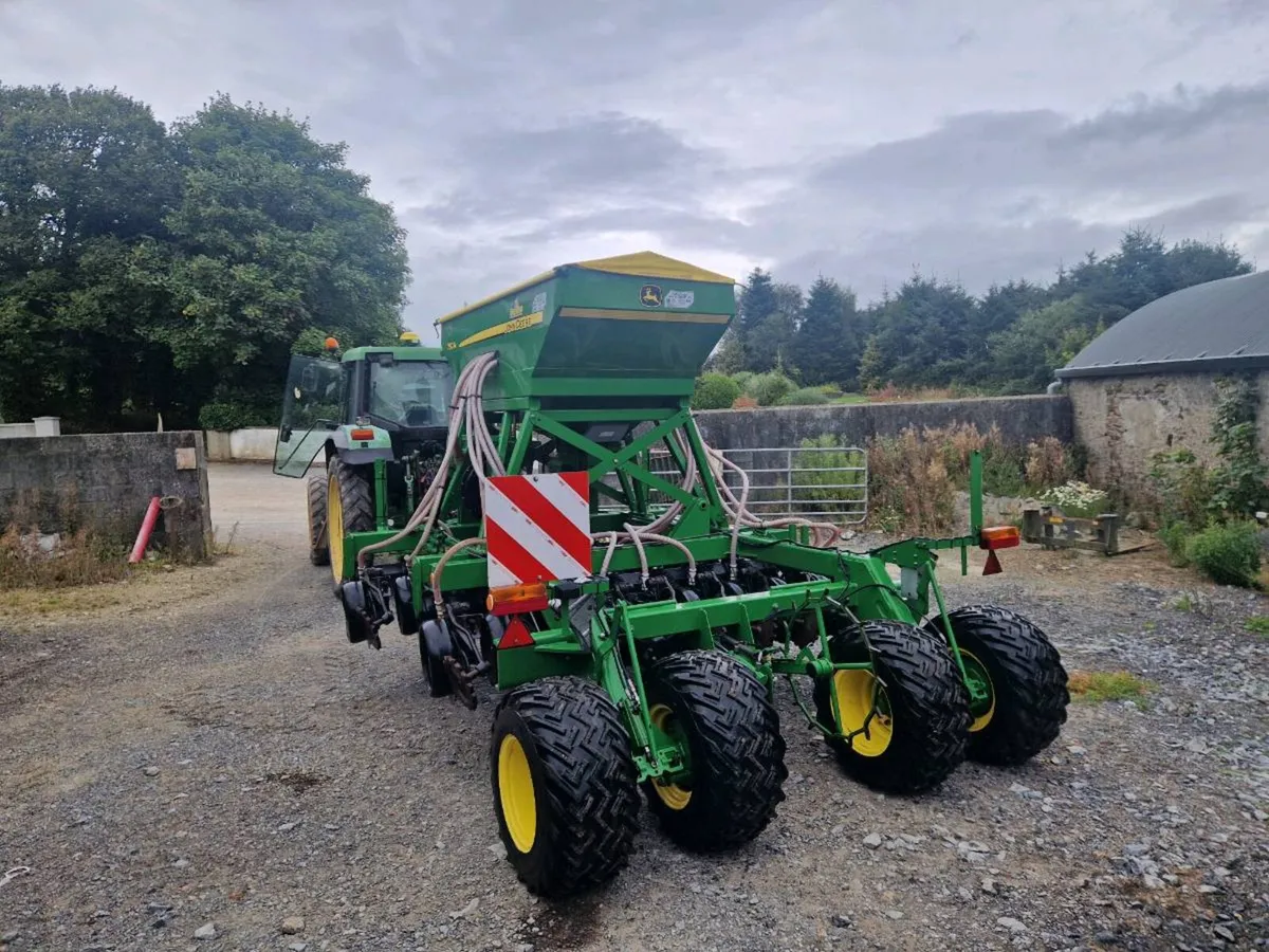 2021 John Deere 750a - Image 2