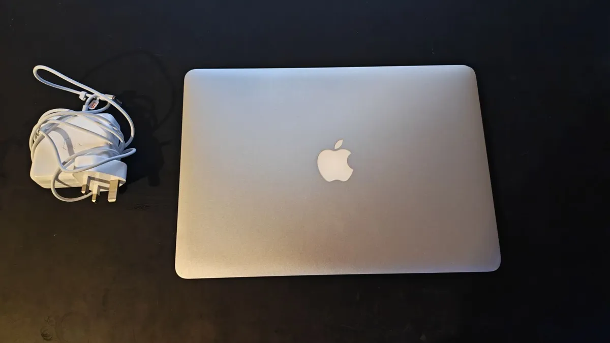 Macbook Air 13" 2014 A1466 | New Battery | I5 | - Image 3