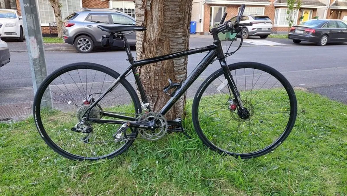 Boardman Hybrid Bike fits 5ft 4 to 5ft 9 - Image 2