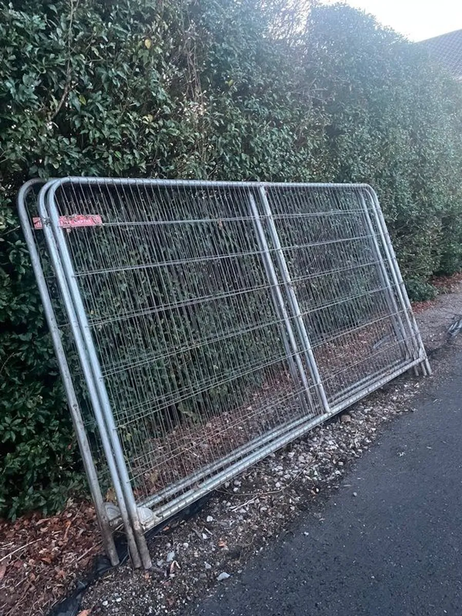 Fence - Temporary - Image 2