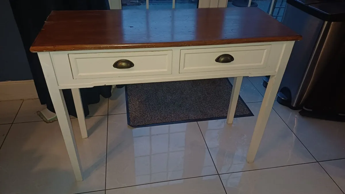 End table - Image 1