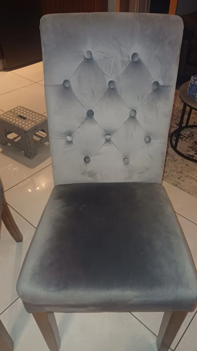 Dining chairs - Image 1