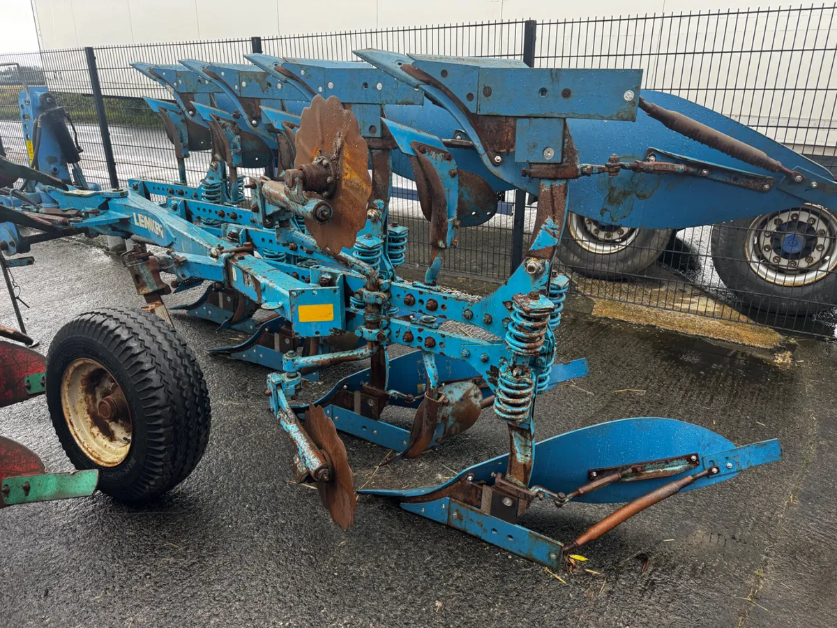 Lemken 4F Reversible Plough - Image 3