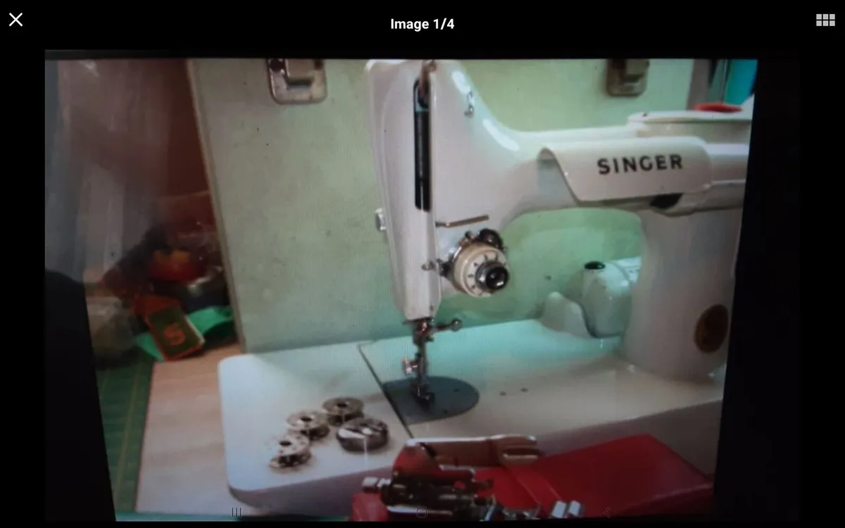 SINGER RARE 221K WHITE SEWING MACHINE - Image 3