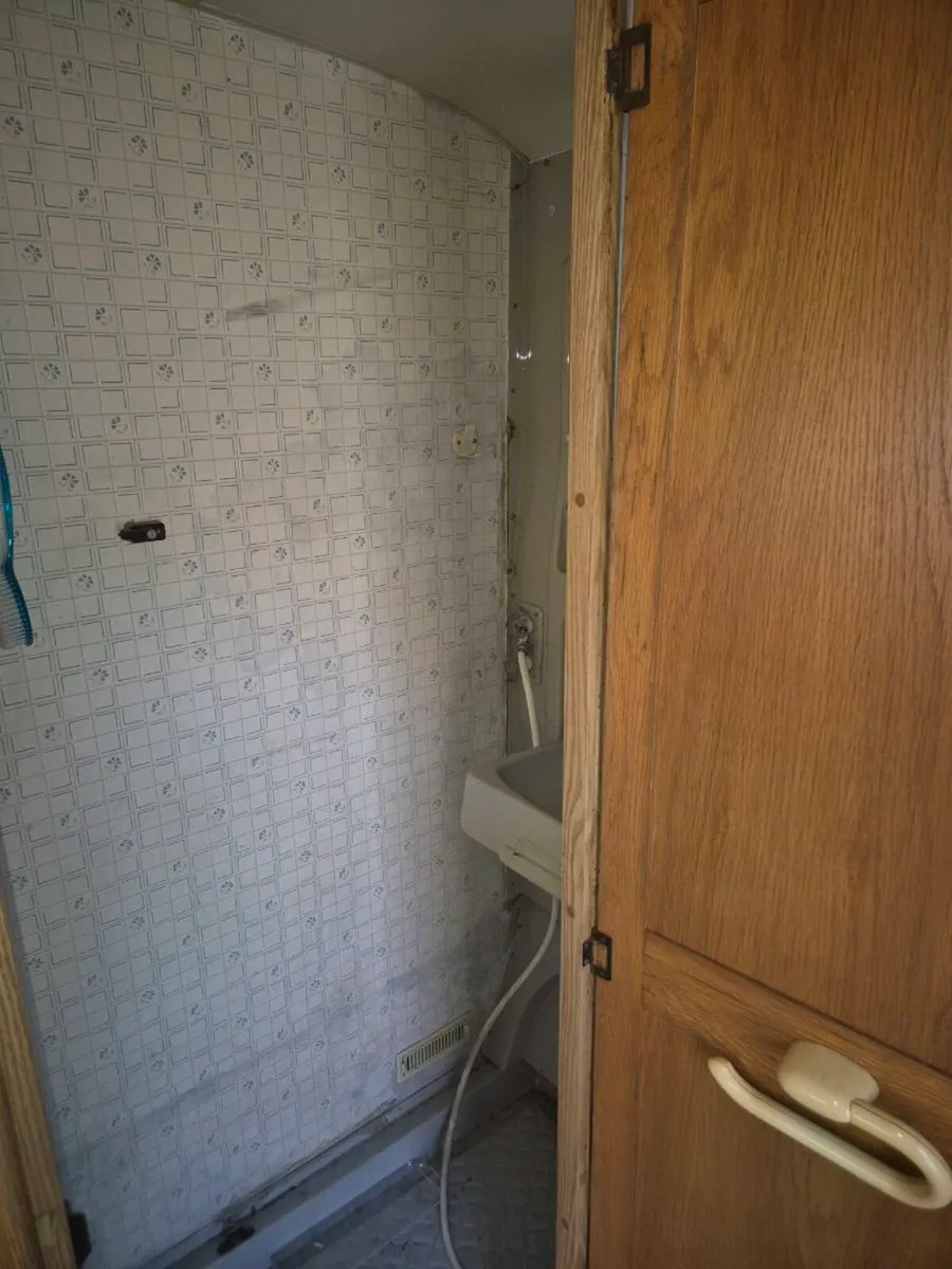 2 berth caravan - Image 3