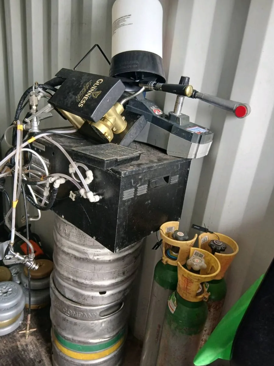 Bar taps - Image 1